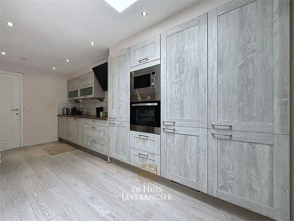 Instapklare gezinswoning (4 slpks) met garage in de Altenawijk foto 9