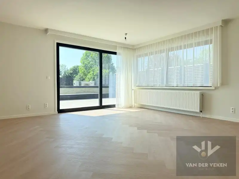 Ruim 3 slaapkamer appartement! foto 8