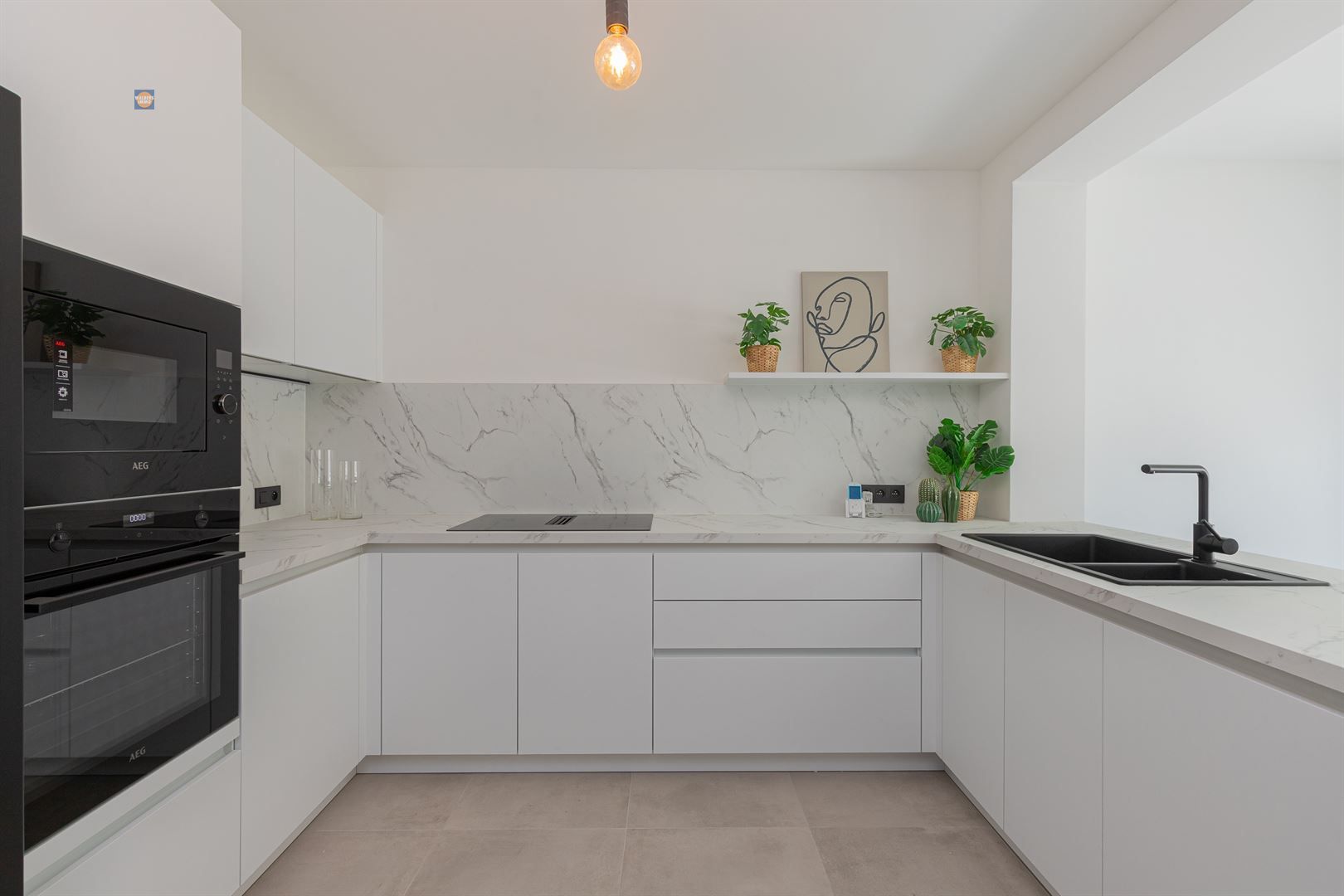 Instapklare gezinswoning met garage in hartje Sint-Amands! foto 6