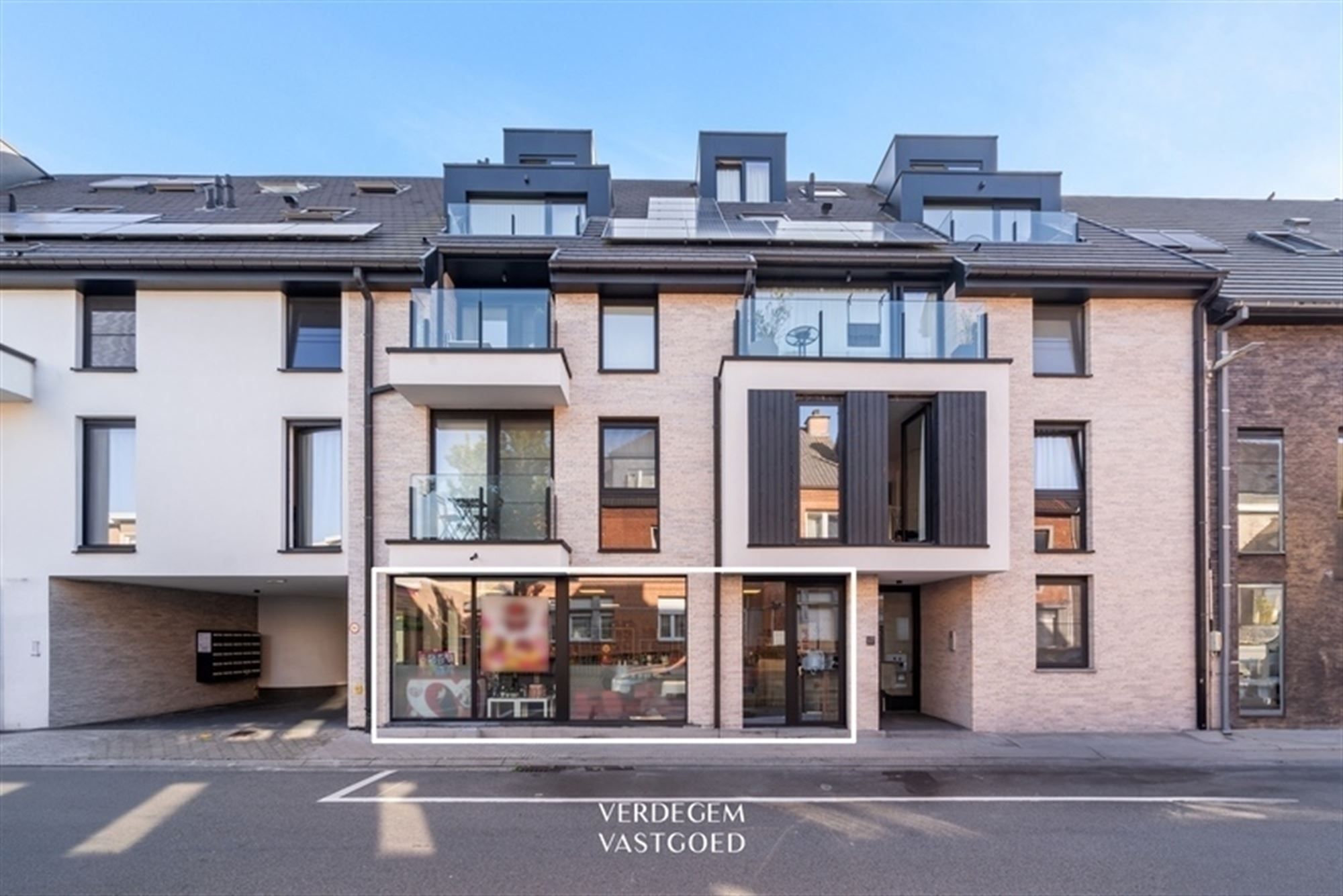 Handelsruimte van 79m² in nieuwe residentie, verhuurd foto 5