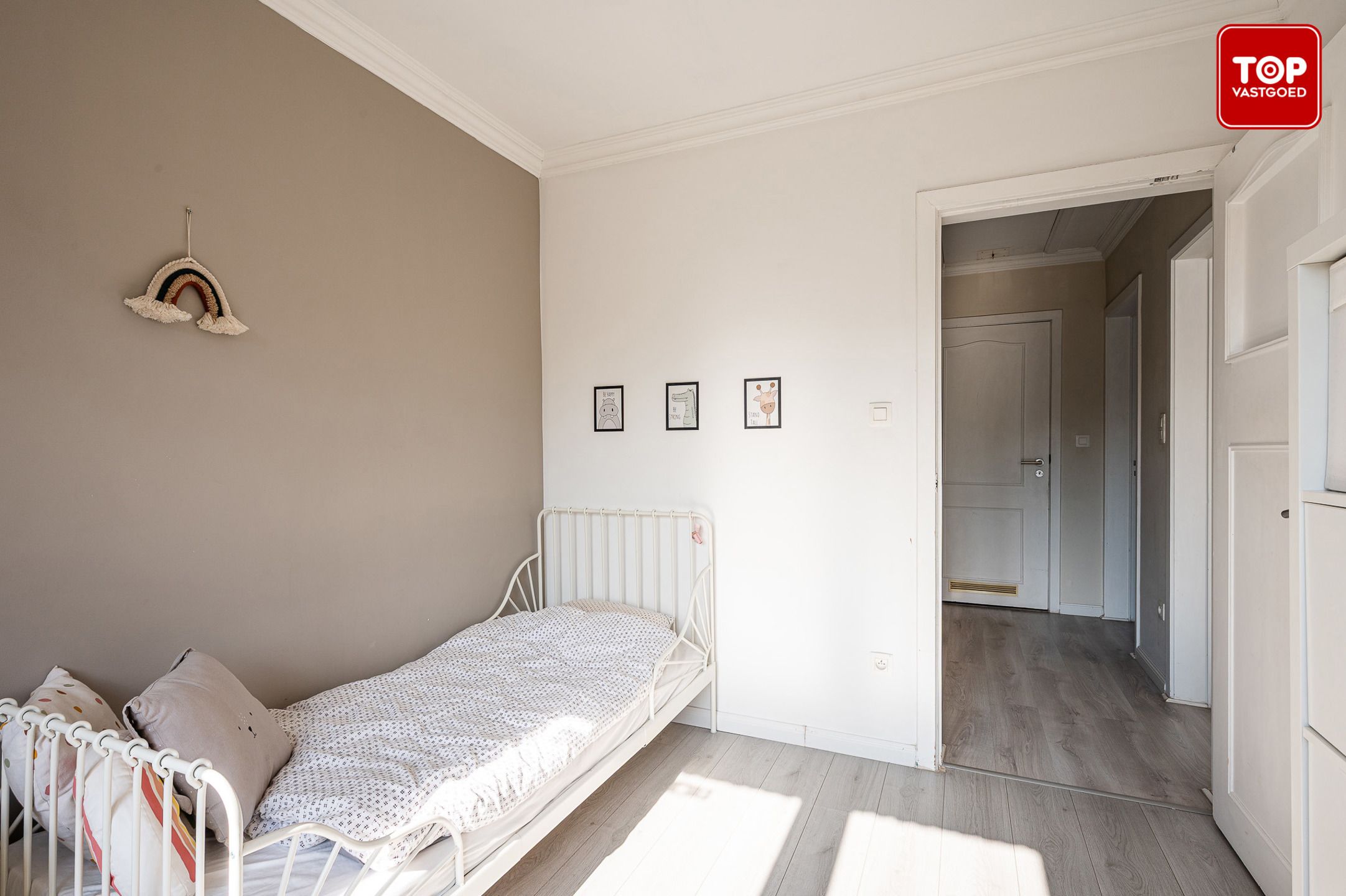 Instapklare halfopen bebouwing met drie slaapkamers foto 10