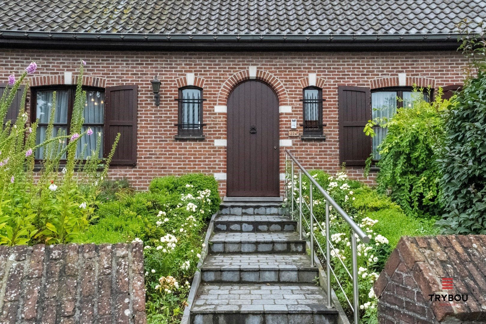 Statige villa, met enorm veel mogelijkheden, te koop in centrum Houthulst. foto 28