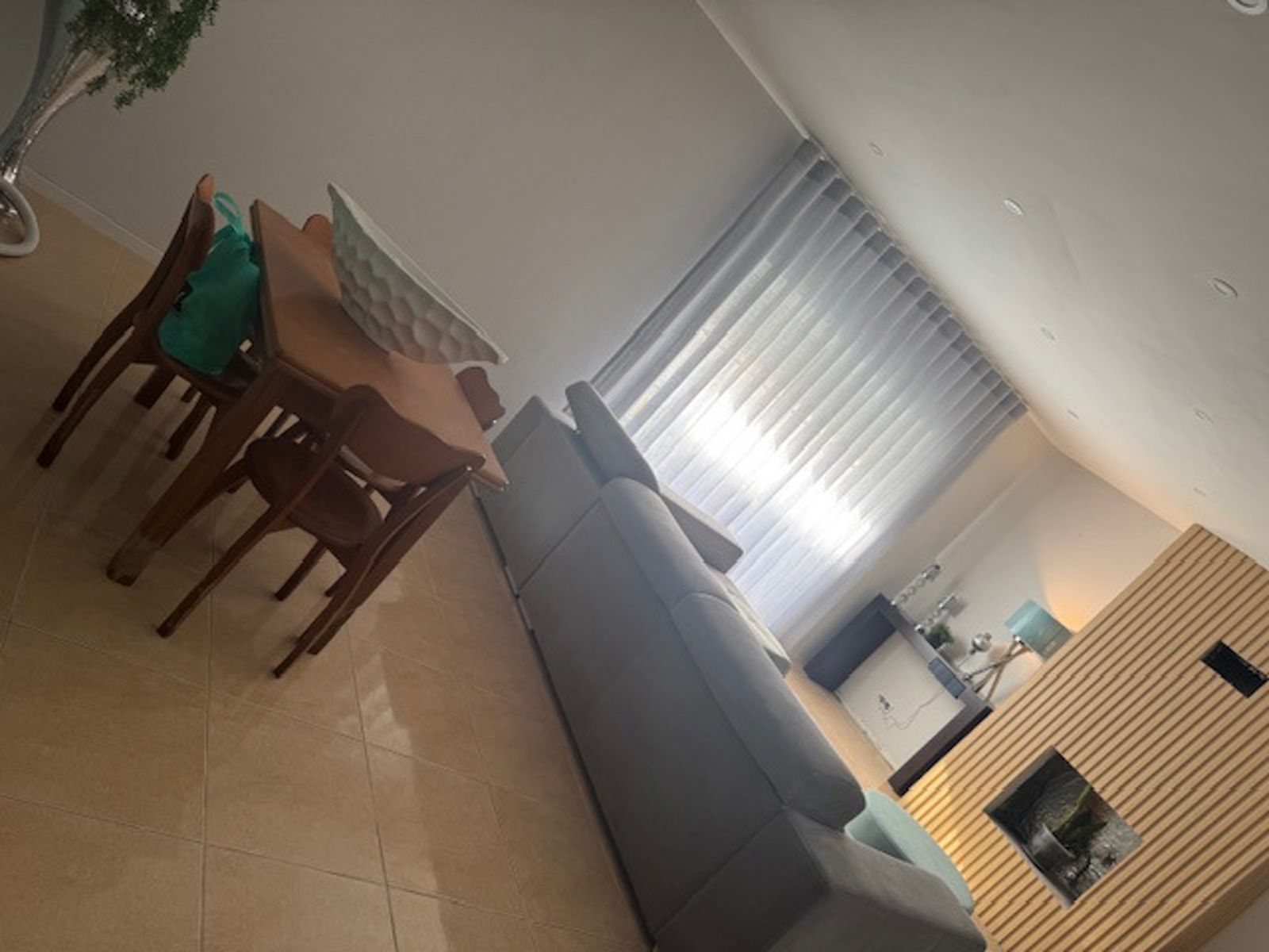 Ruim appartement met 3 slaapkamers en 2 badkamers op wandelafstand van het strand in Nazaré. foto 4