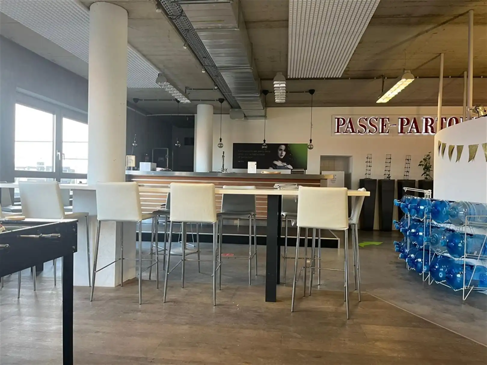 Kantoorgebouw foto 9