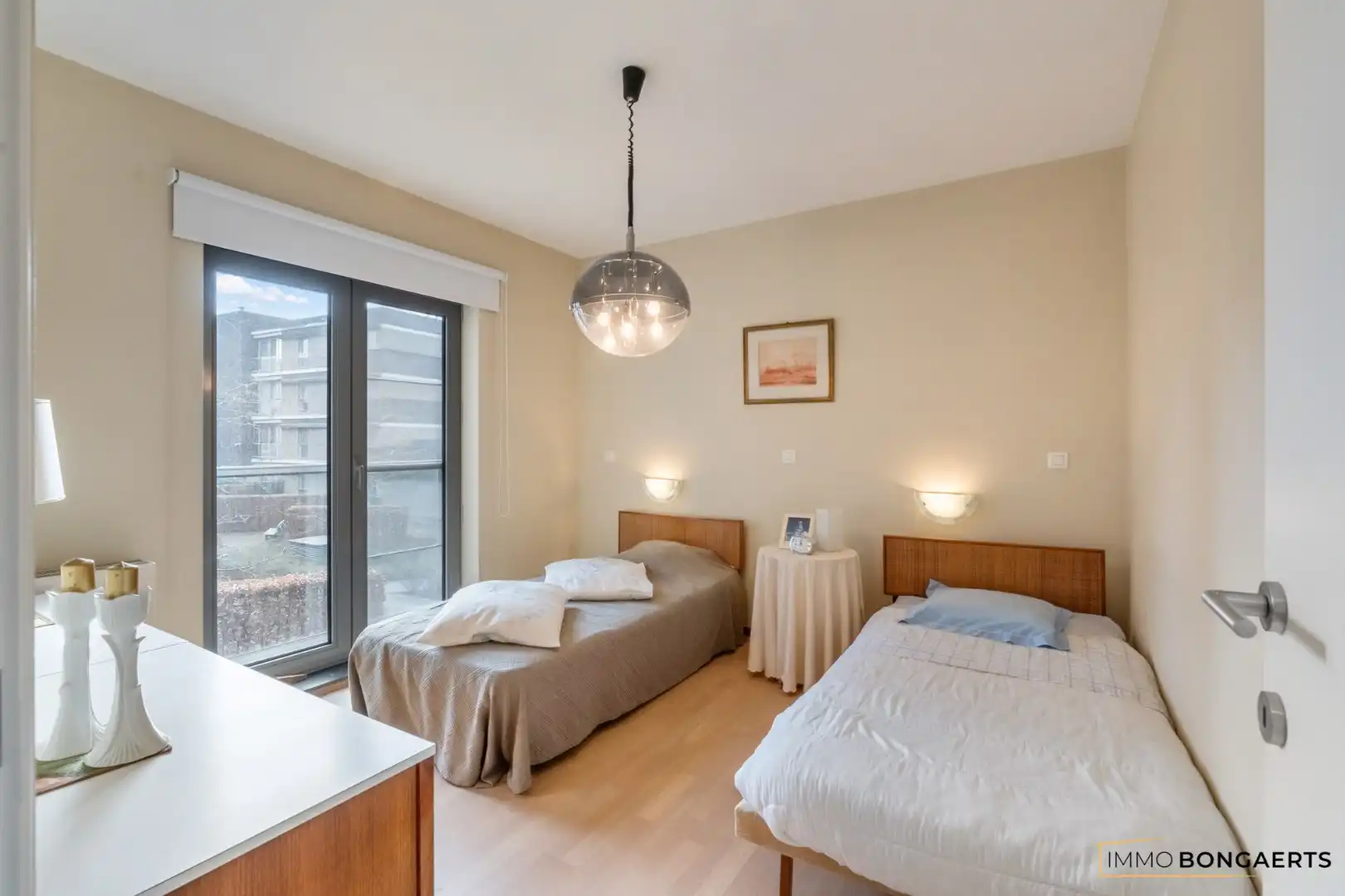 Ruim appartement met zicht op het stadsplein in het centrum van Genk foto 19