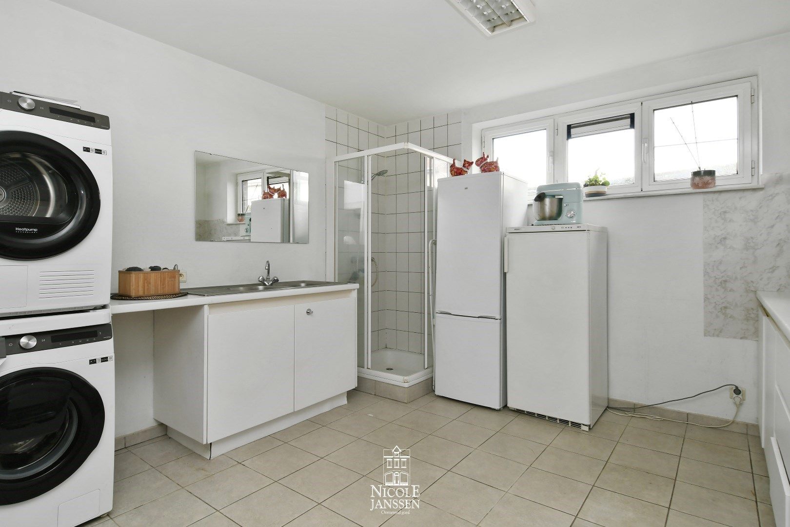 Woonst met studio en handelspand te koop foto 18