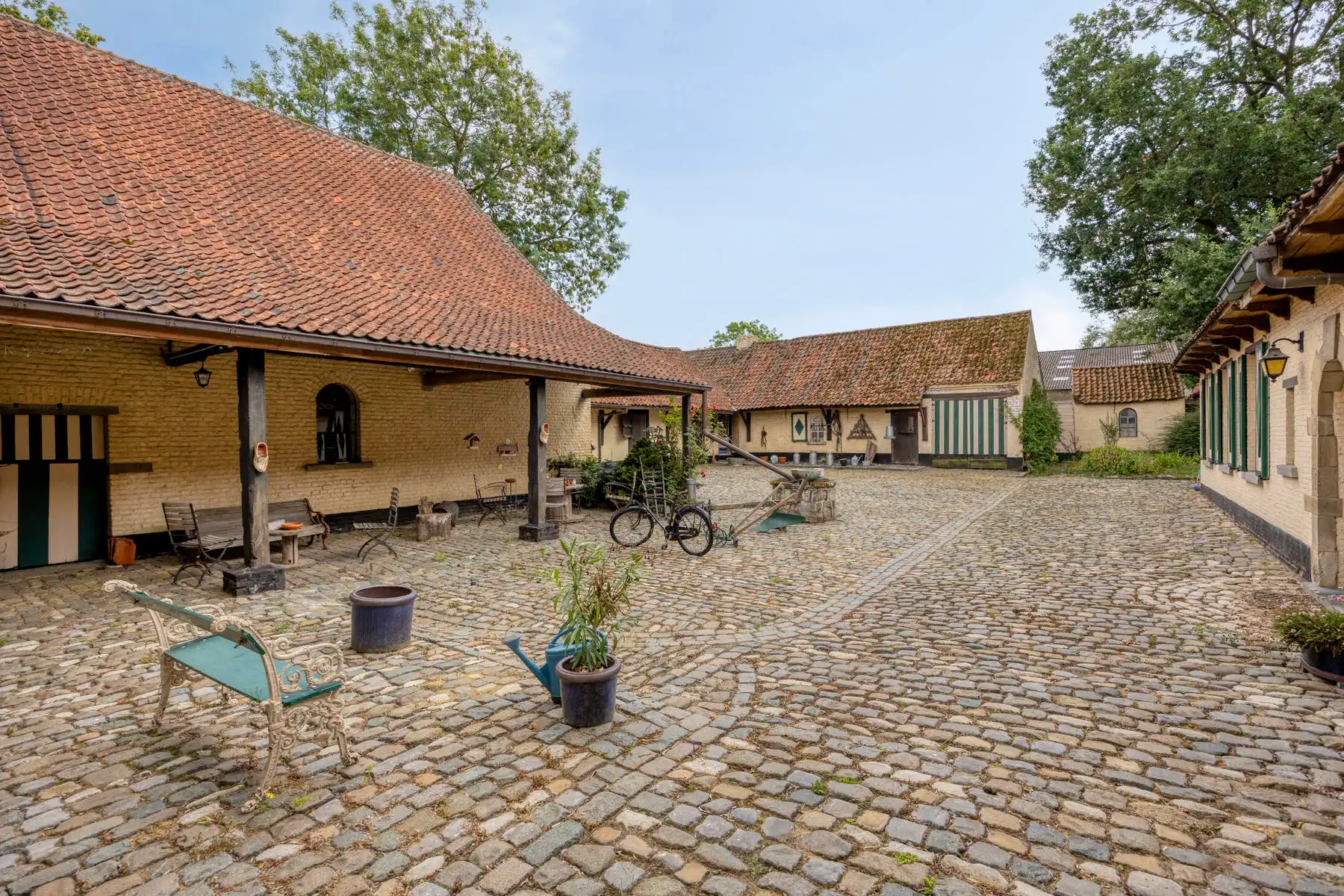 Charmante vierkantshoeve met tal van mogelijkheden foto 5