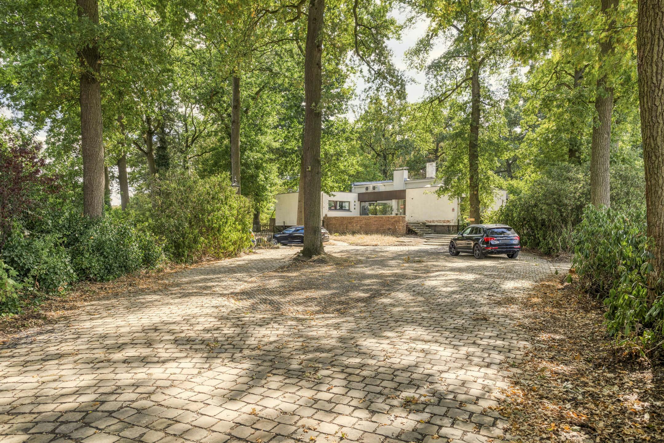 riante villa te koop met uniek perceel in Oud-Turnhout foto 40