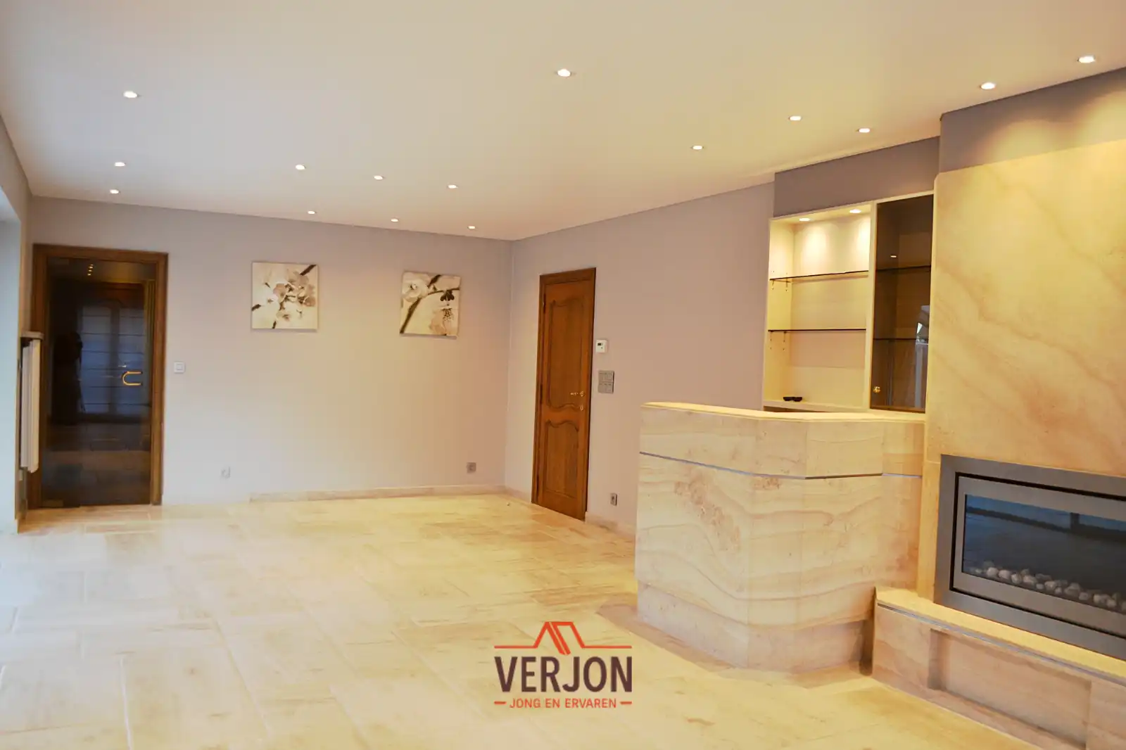 Villa met 4 slaapkamers en dubbele garage in een doodlopende straat te koop in Izegem! foto 4