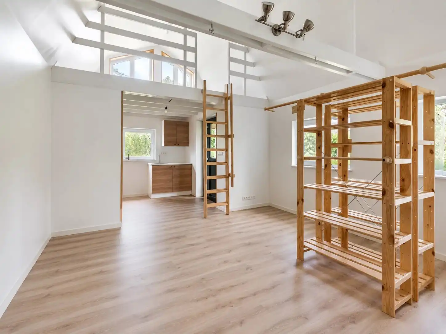 Ruime gezinswoning met 4 slaapkamers te Stal foto 18
