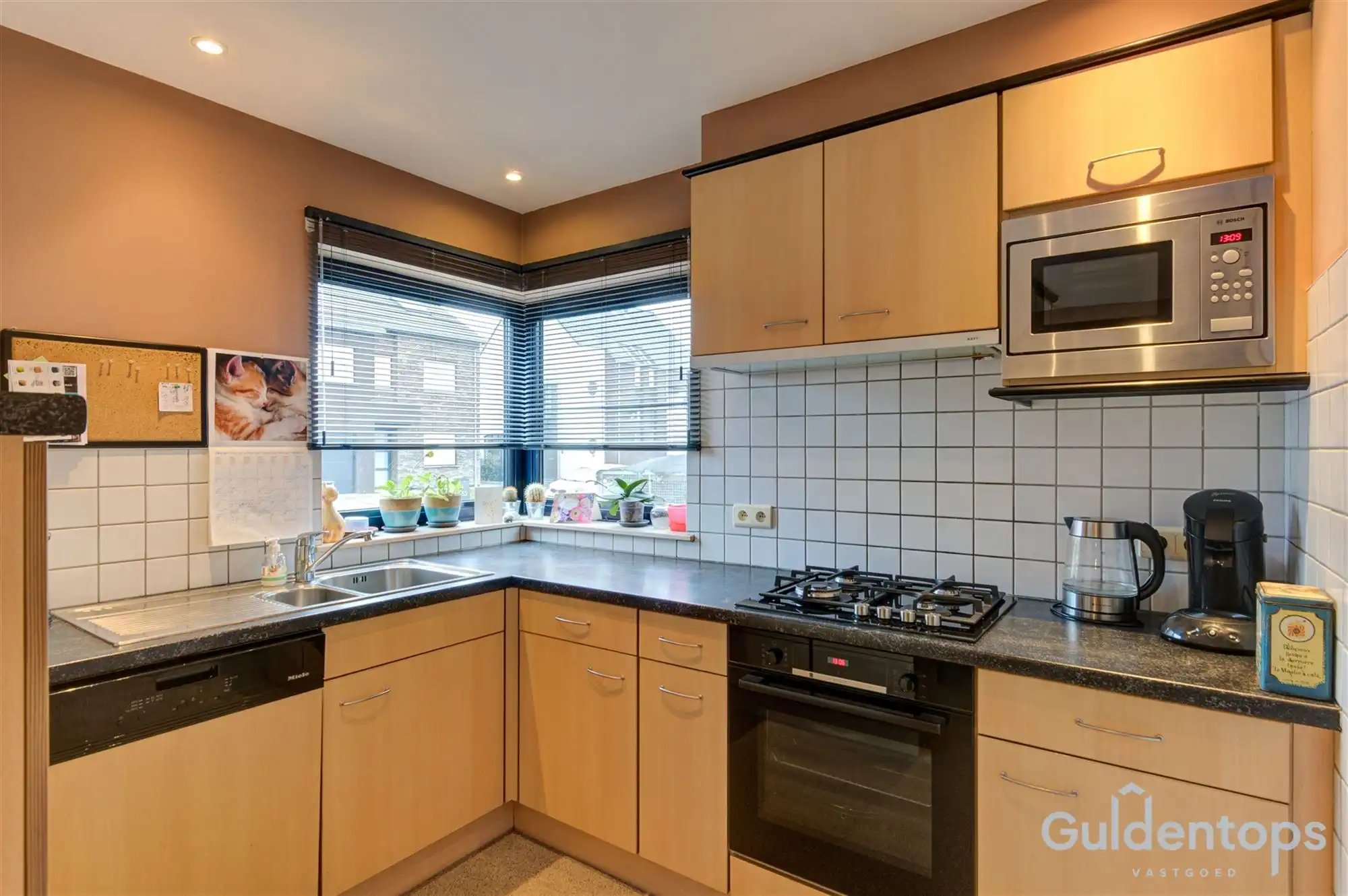 Zeer ruime instapklare half open woning foto 6