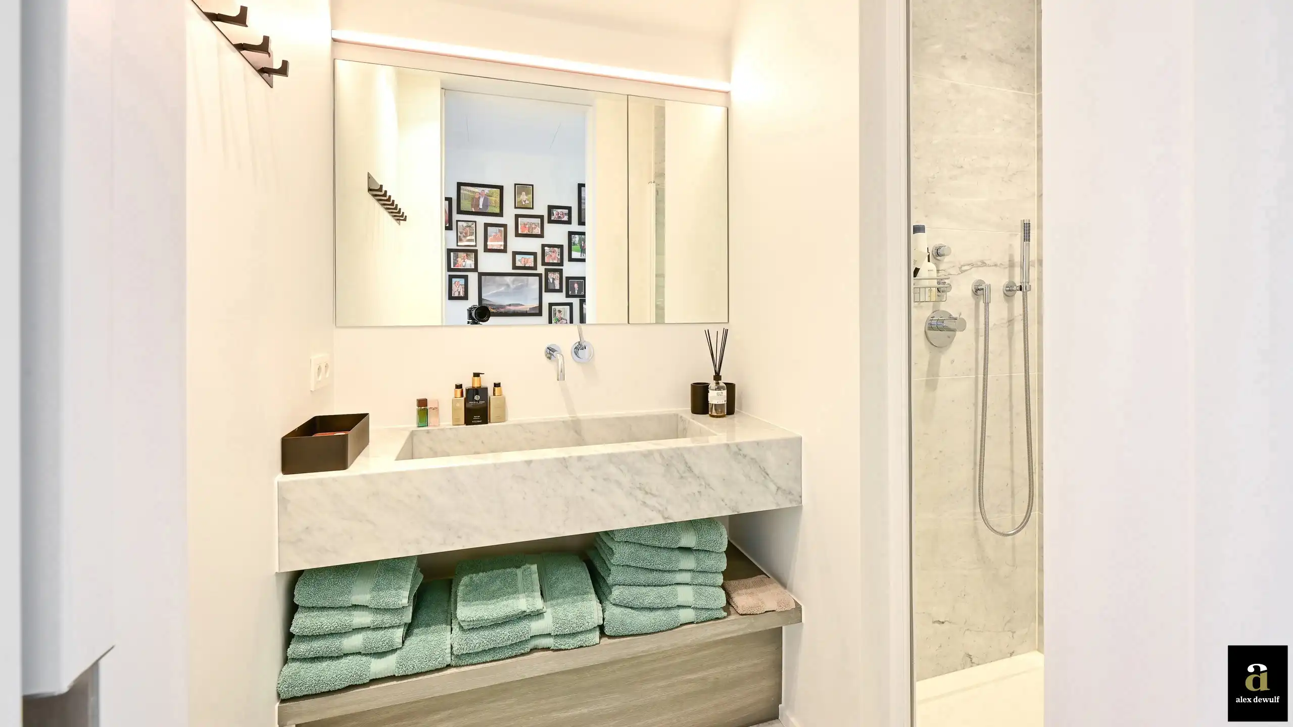 Licht en modern duplexappartement, gelegen vlakbij Zeedijk en Rubensplein. foto 28