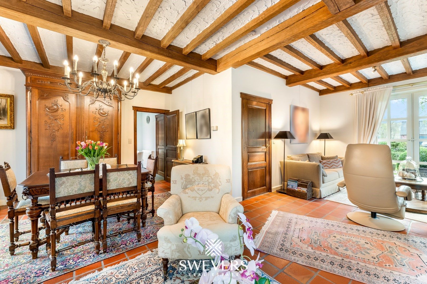 Instapklare woning met 5 slaapkamers op een zonnig perceel van 12a 50ca foto 7