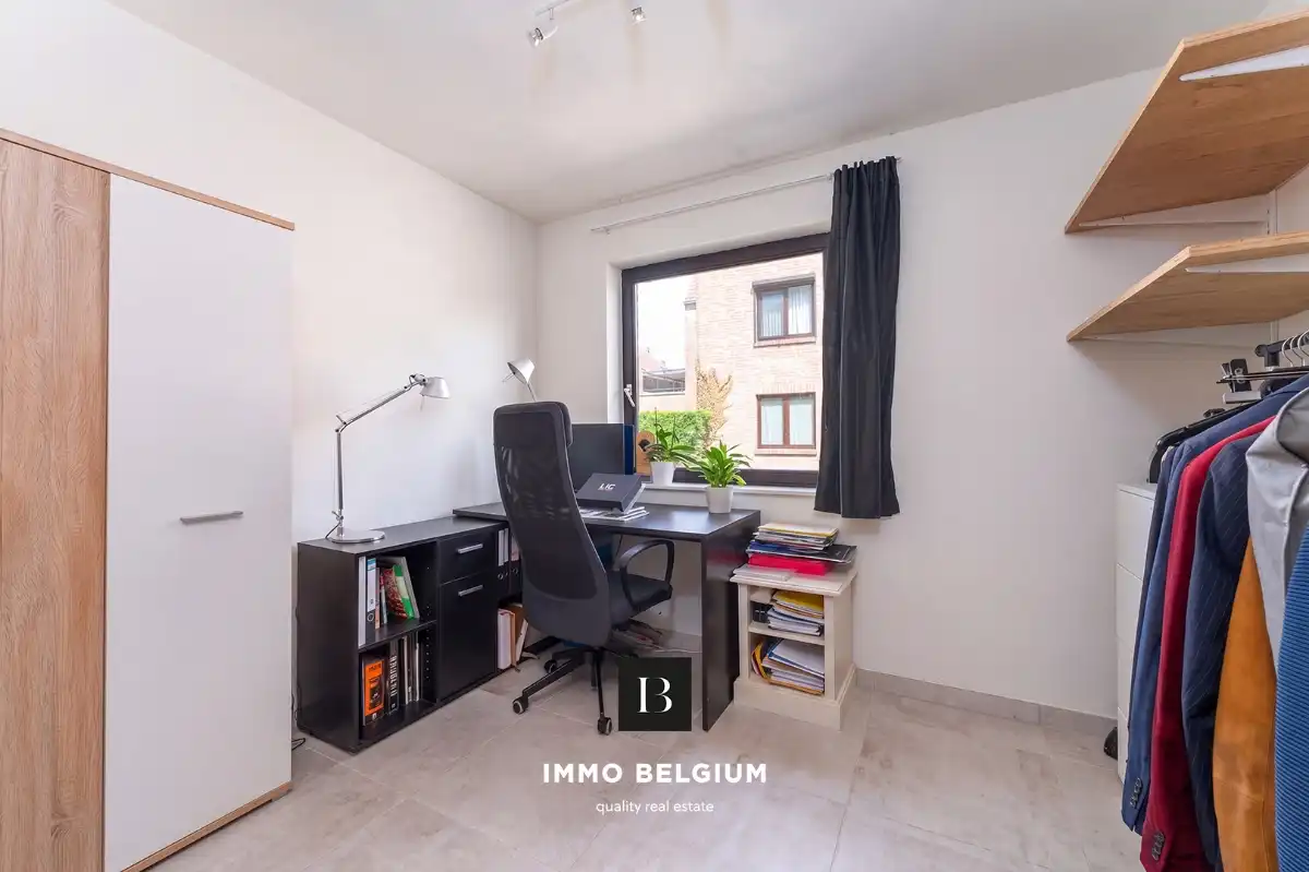 3 slaapkamer appartement met zonnig terras nabij het centrum foto 11