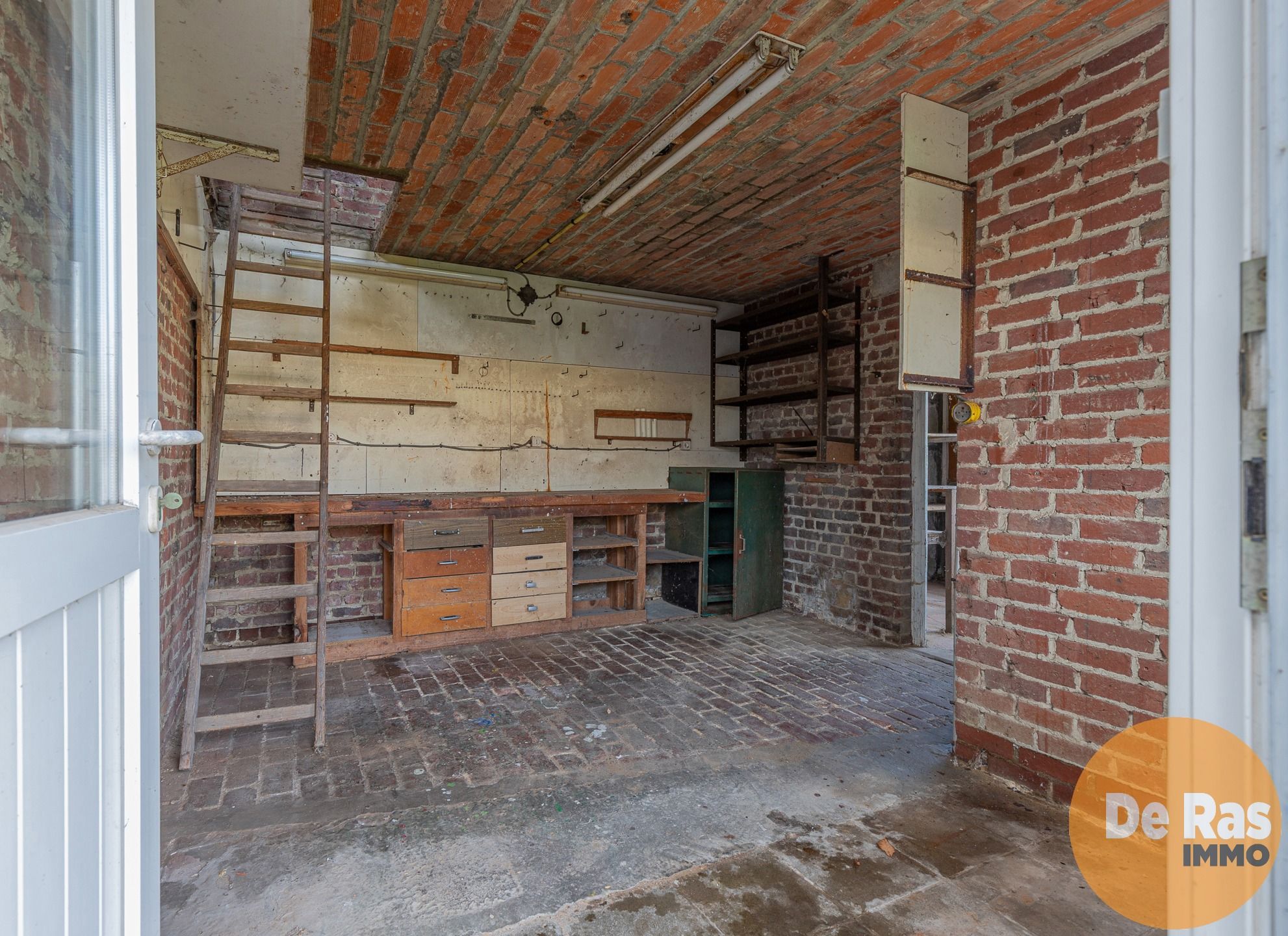 STRIJPEN - Stevige hob met grote tuin en heel wat potentieel foto 20