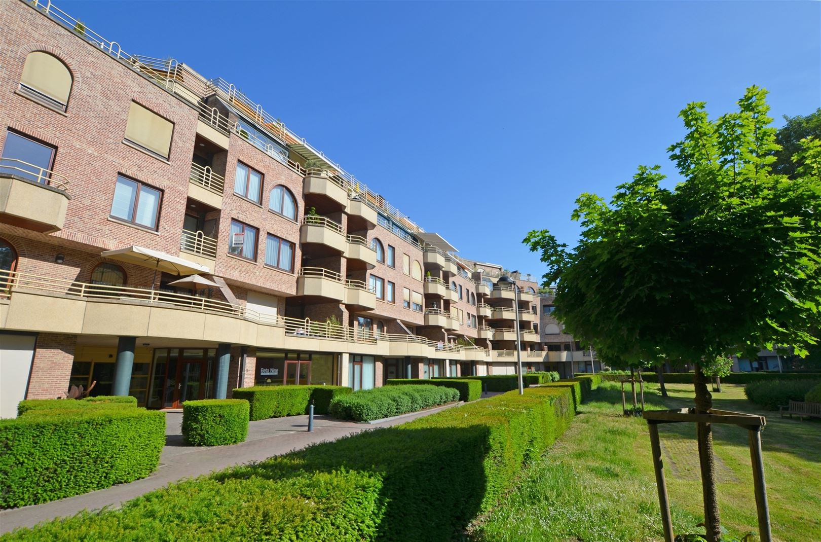 Ruim appartement met drie slaapkamers. foto 20
