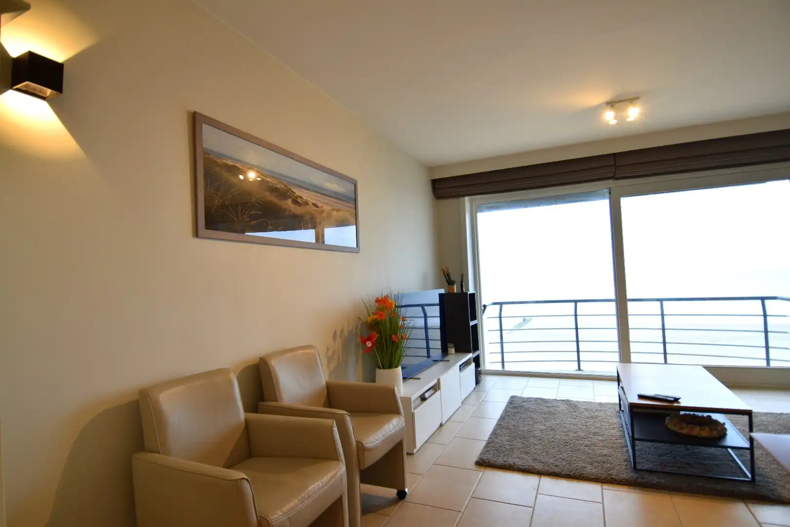 Appartement met frontaal zeezicht op de zeedijk in Nieuwpoort foto 7