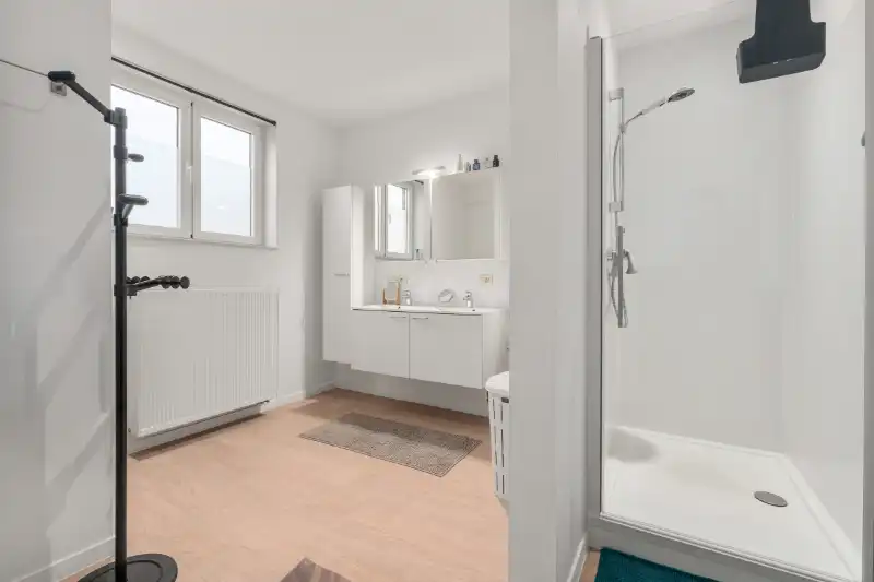 Instapklare rijwoning nabij centrum foto 14