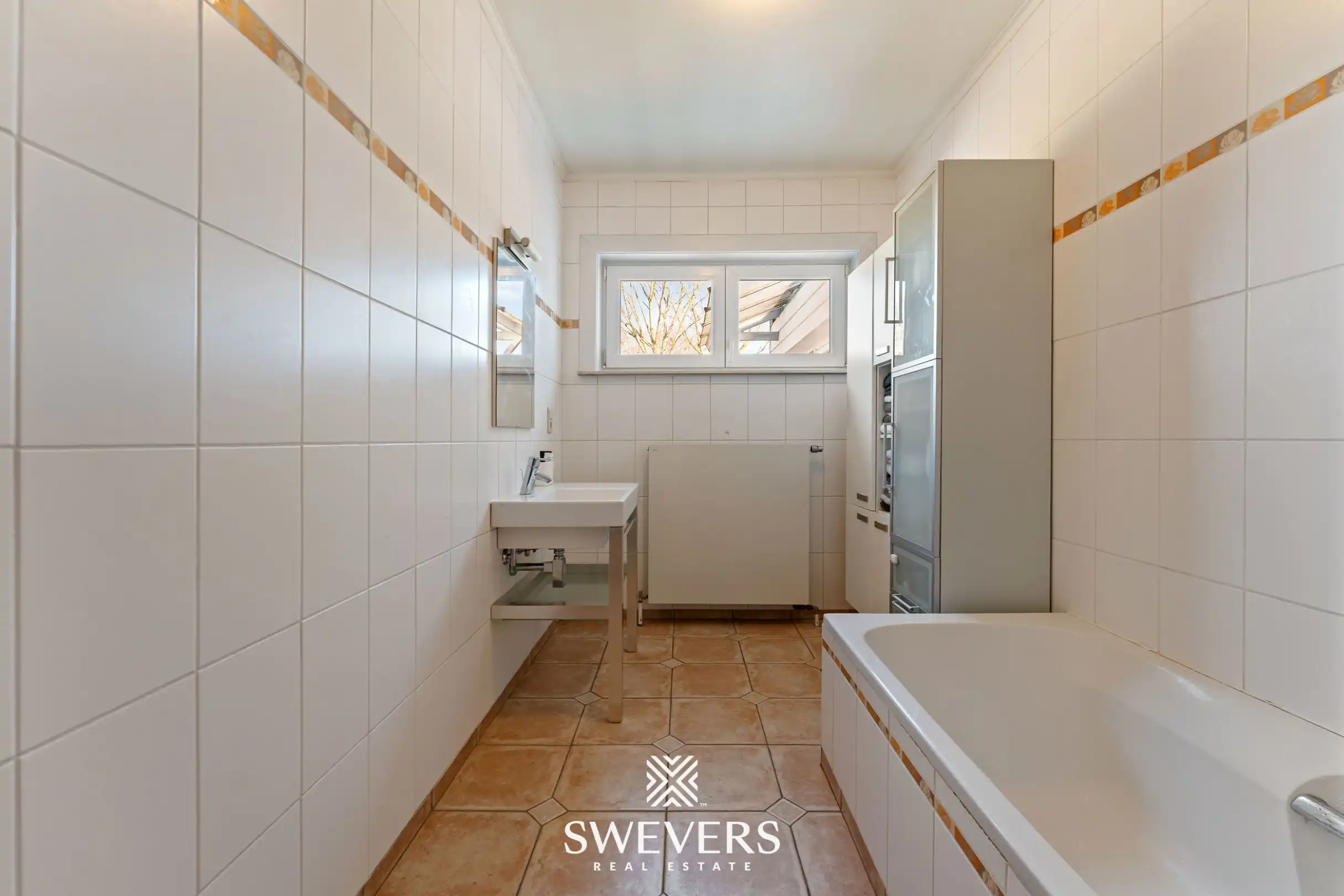 Karaktervolle gezinswoning met veel potentieel op 11a 74ca te Jesseren. foto 15