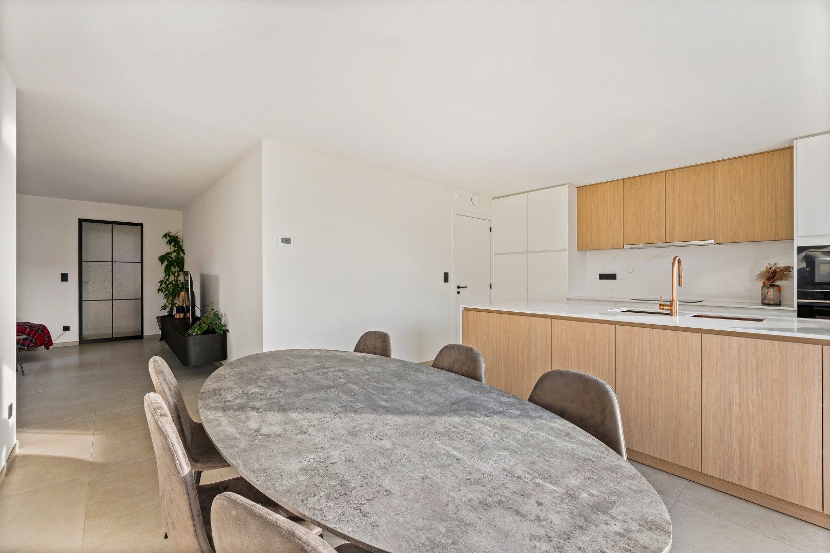 Halfopen nieuwbouwwoning met 3 slaapkamers, garage en zonnige tuin in Dadizele-centrum foto 7