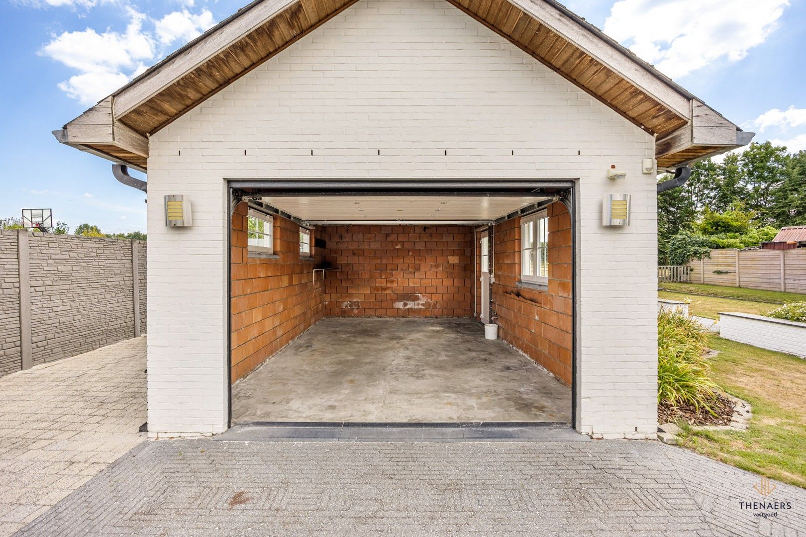 LANDELIJKE WONING MET DRIE SLAAPKAMERS EN WEIDE. foto 35