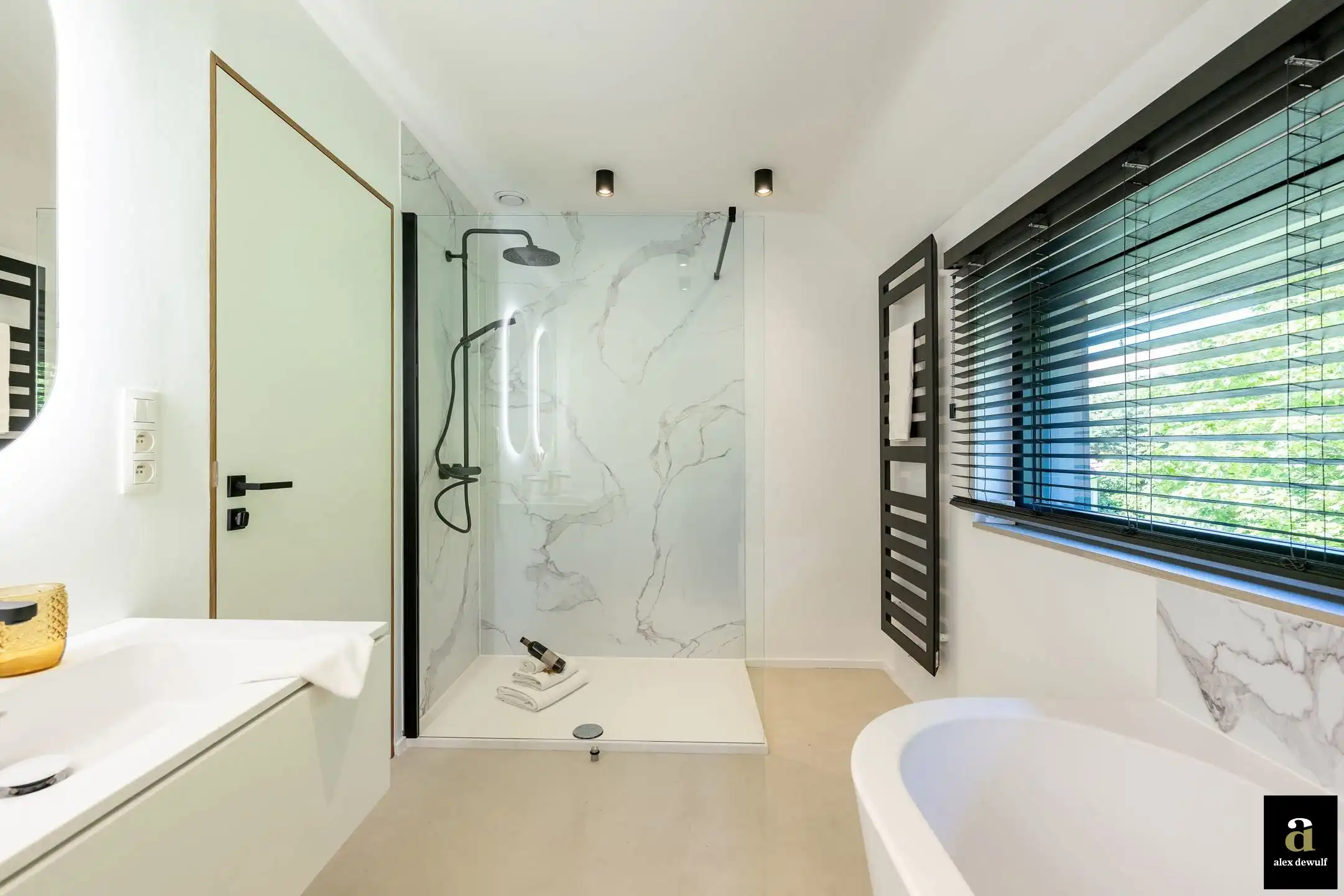 Volledig gerenoveerde villa ideaal gelegen in een rustig paadje in het Zoute. foto 36