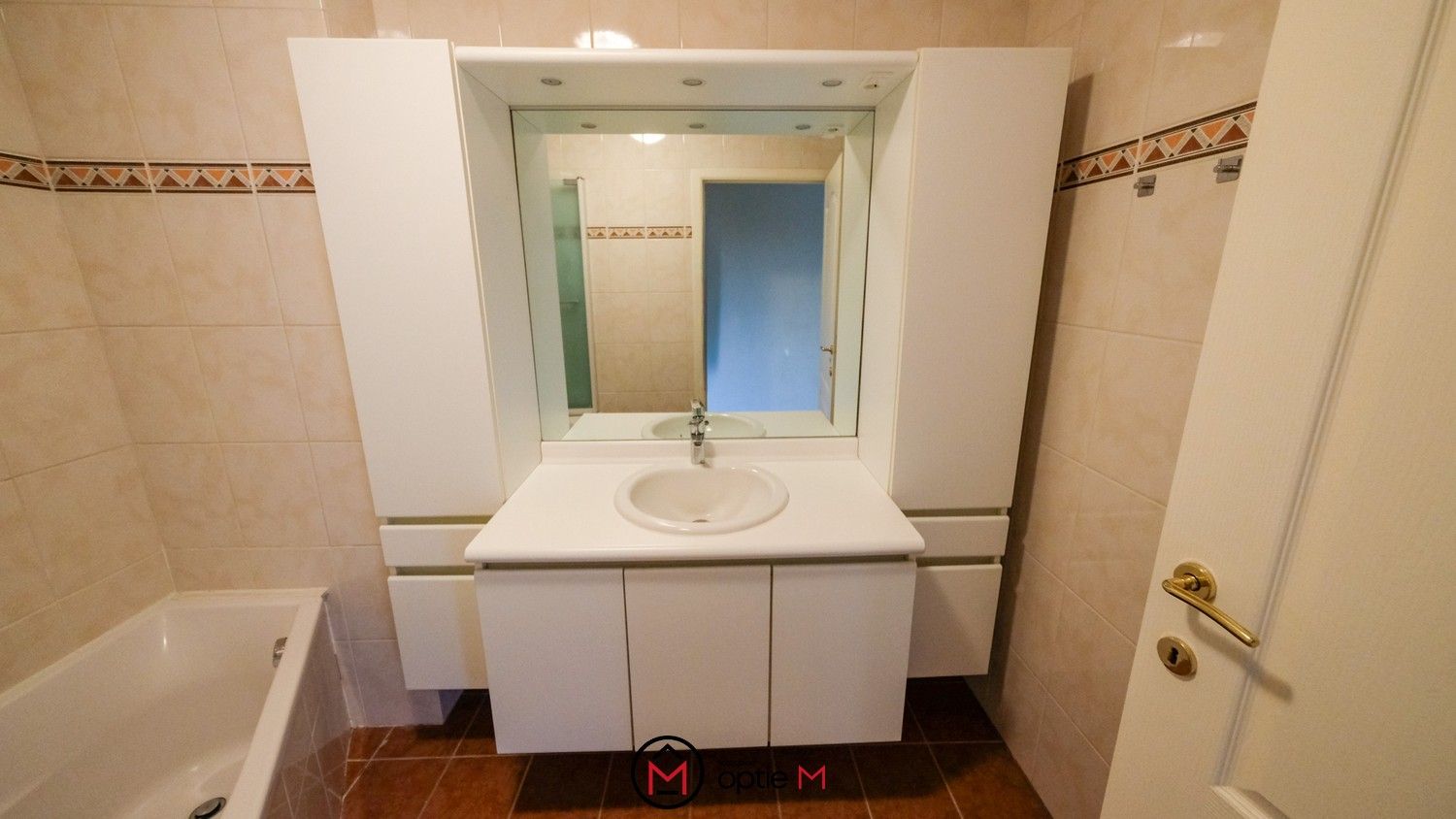 Investeringspand met handelsruimte en appartement in Merem Bilzen foto 15