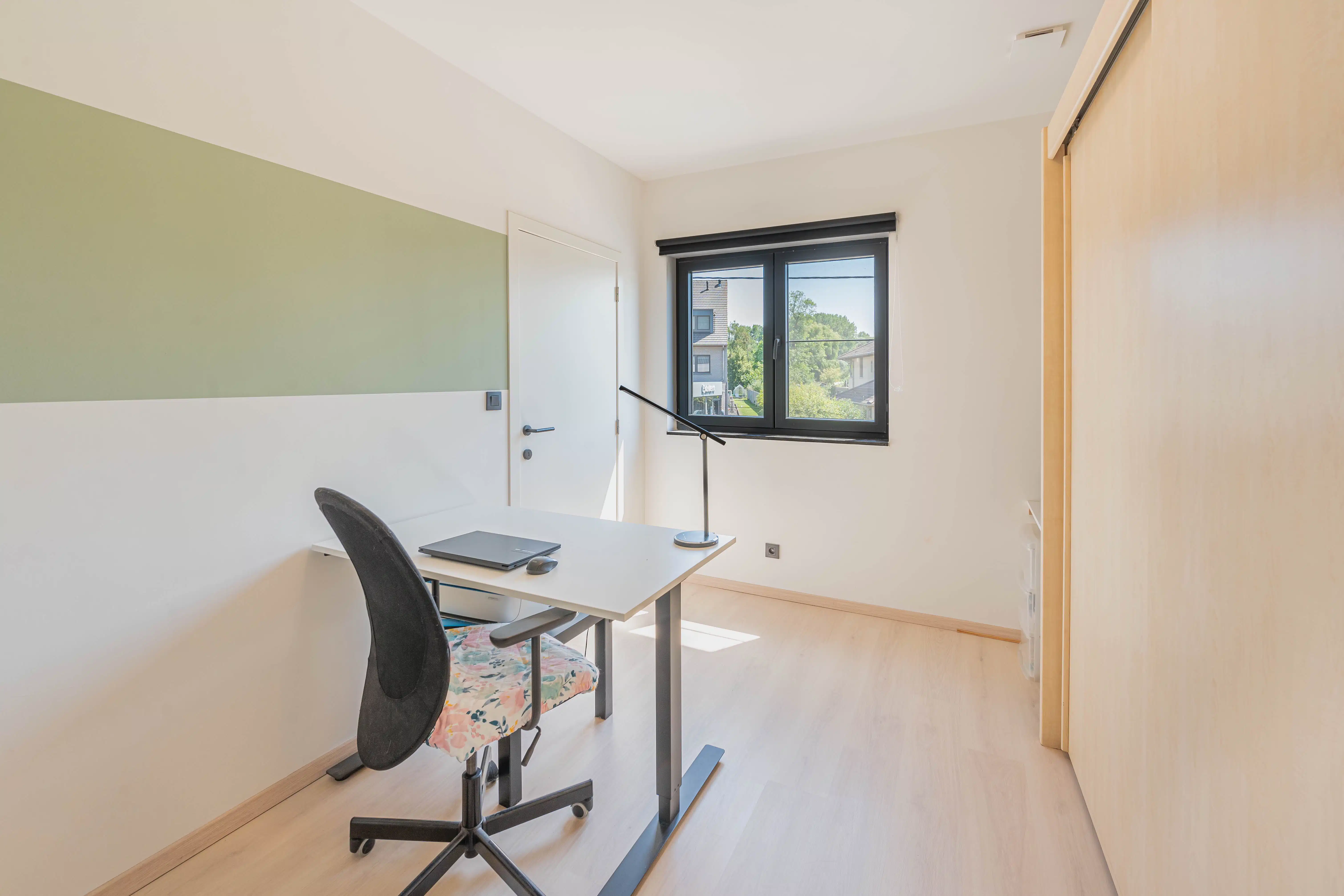 BEN-woning met 4 slaapkamers, 3 badkamers en groen uitzicht! foto 26