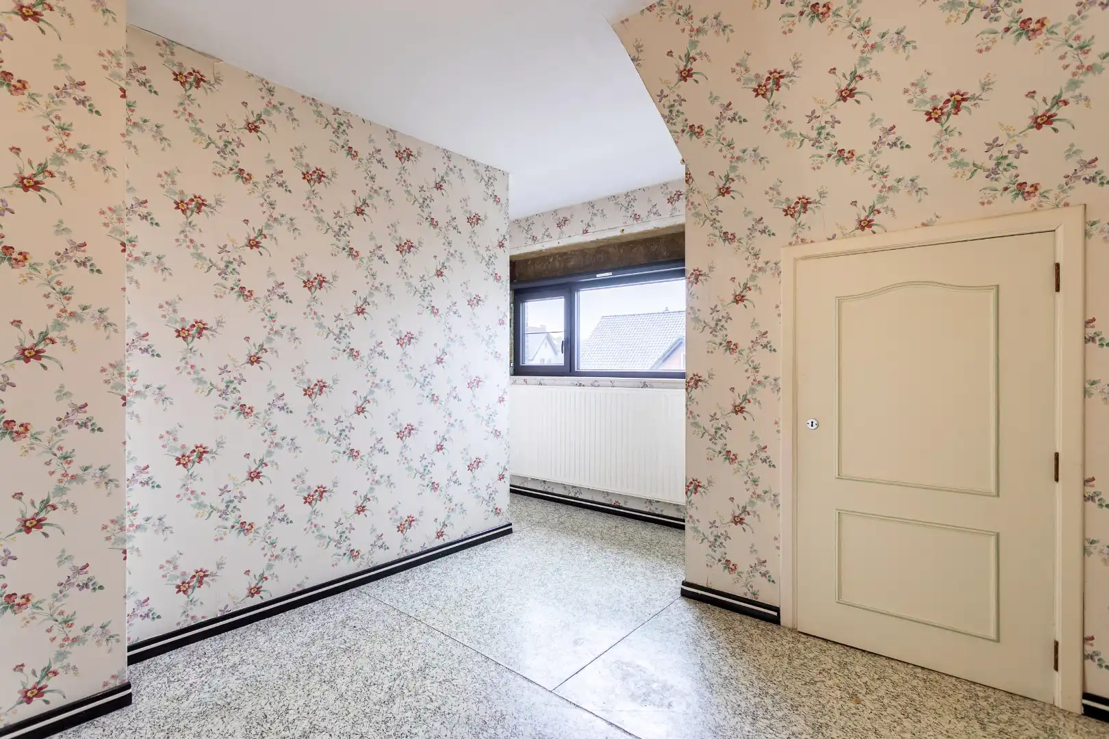 Ruime woning te Pajottegem met 4 slpks, garage en tuin op +-10a! foto 26