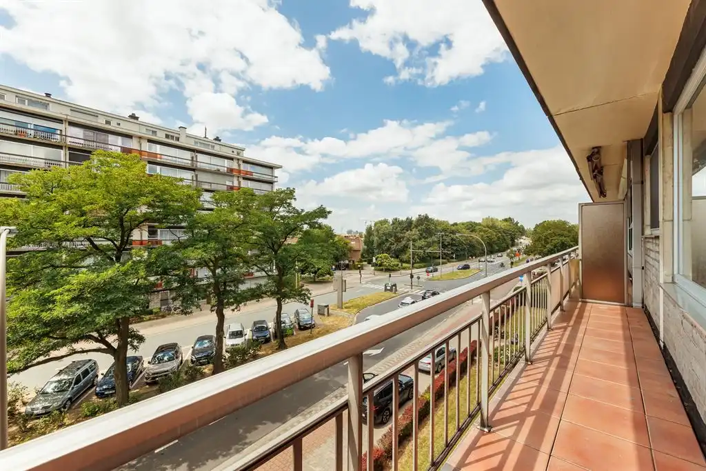 Gerenoveerd appartement met 2 terrassen foto 3