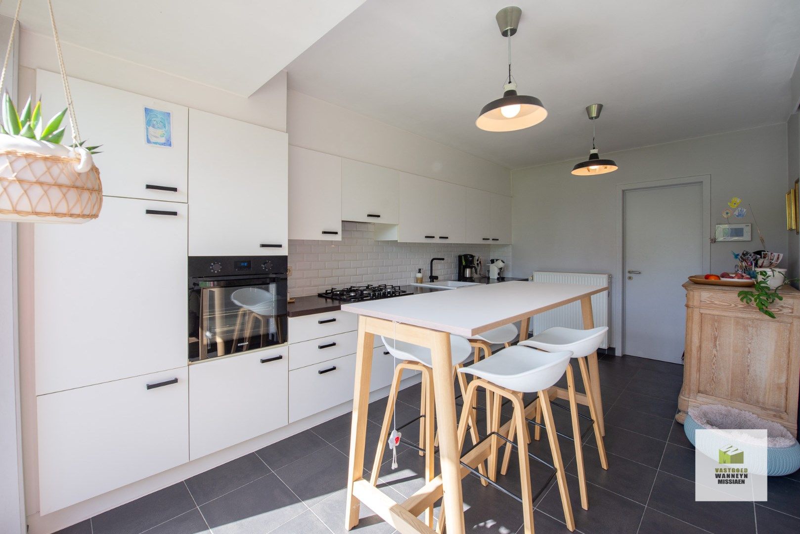 Recente instapklare woning met 3 slpk op perceel van 687m2 in centrum Sint-Jan (Wingene) foto 10