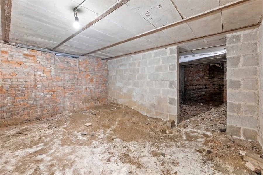 TE RENOVEREN GEZINSWONING MET LOODS IN HET LANDELIJKE GINGELOM foto 19