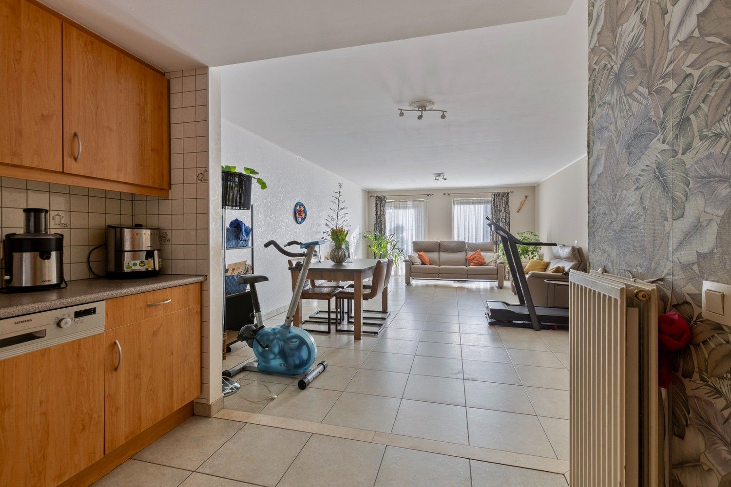 Gelijkvloers appartement met 2 slaapkamers en carport in hartje Pelt foto 5