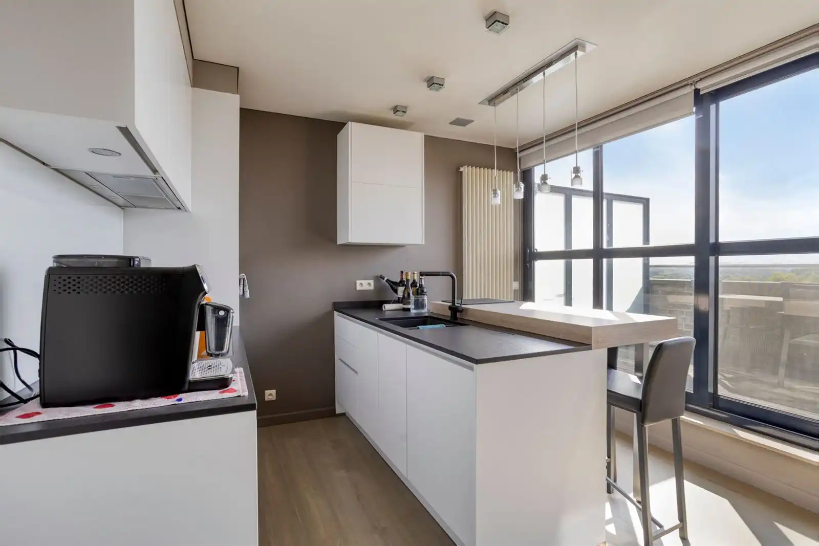 Ruim duplex appartement met 3 slaapkamers foto 10