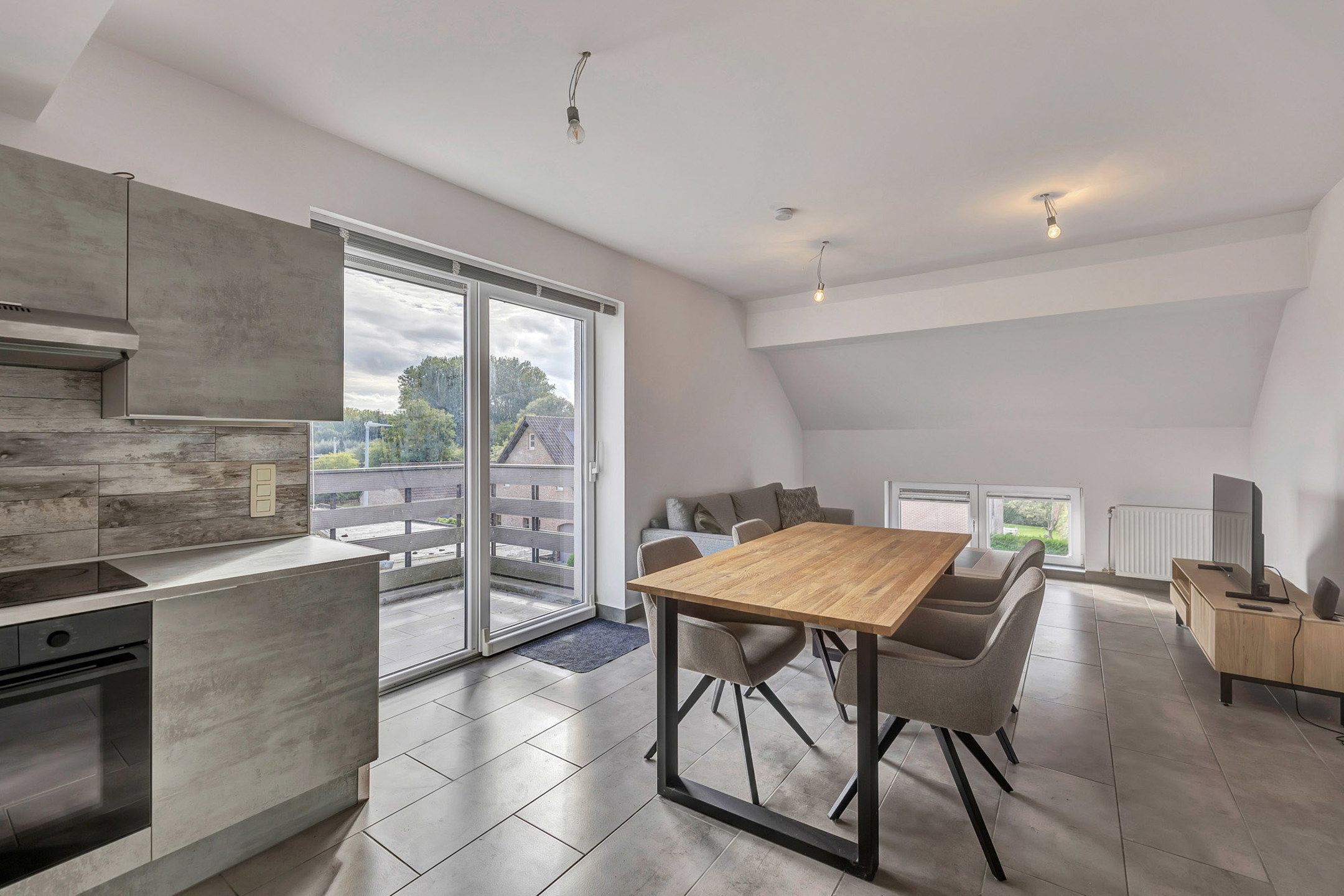 Dakappartement met terras en 2 autostaanplaatsen foto 5