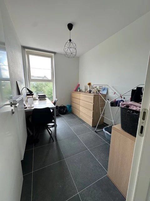 Modern appartement met 2 slaapkamers, terras en 2 ondergrondse staanplaatsen. foto 10