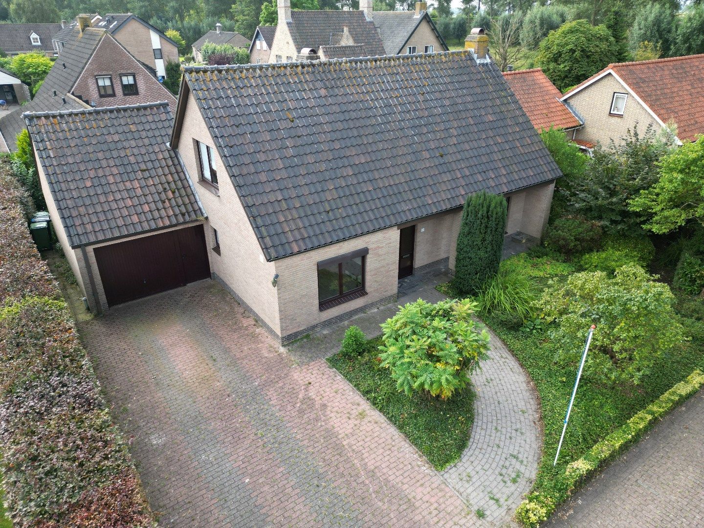 Ruime semi-bungalow in centrum Sluis  foto {{pictureIndex}}