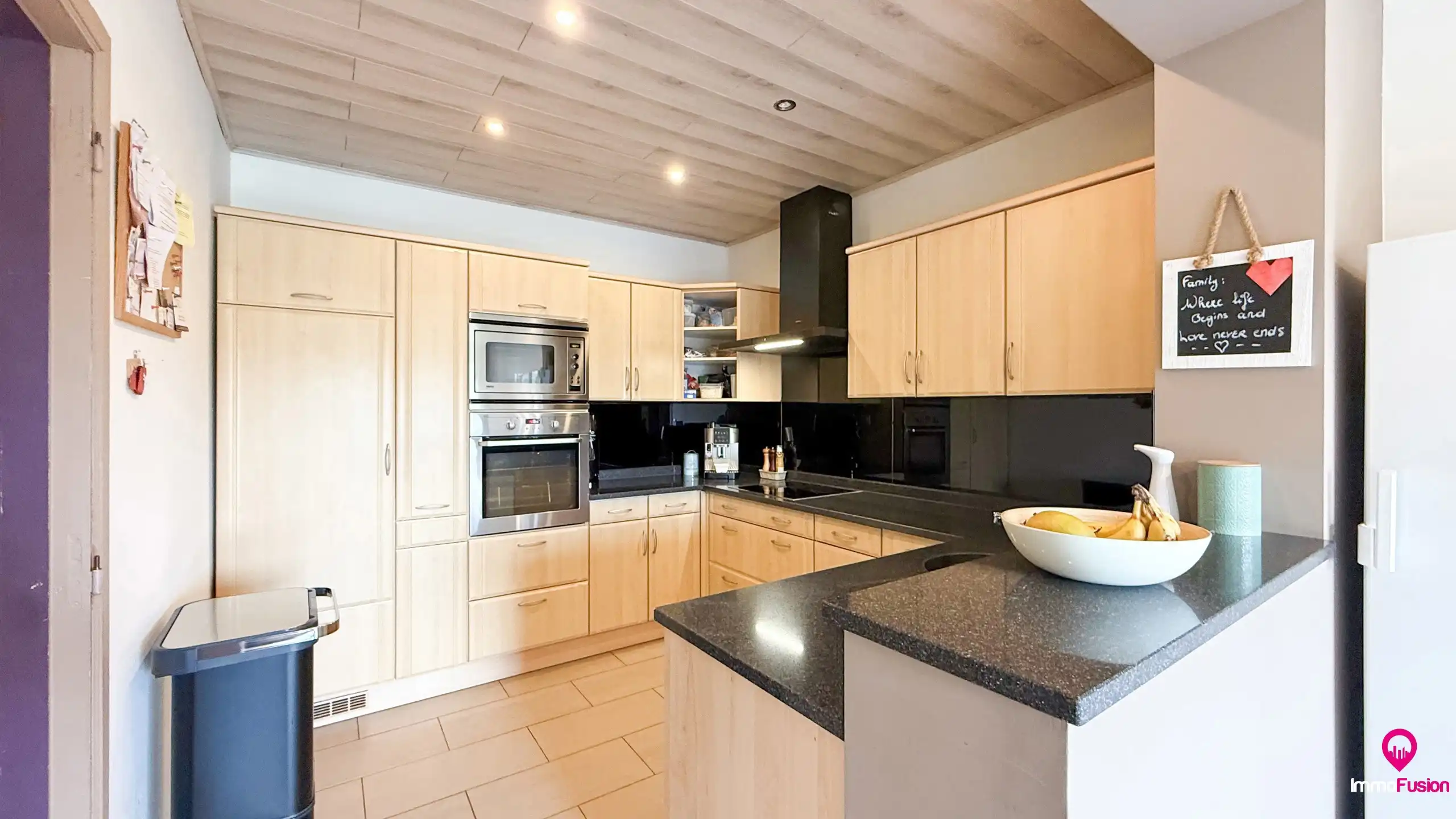 Charmante woning met 5 slaapkamers op een ruim perceel foto 14