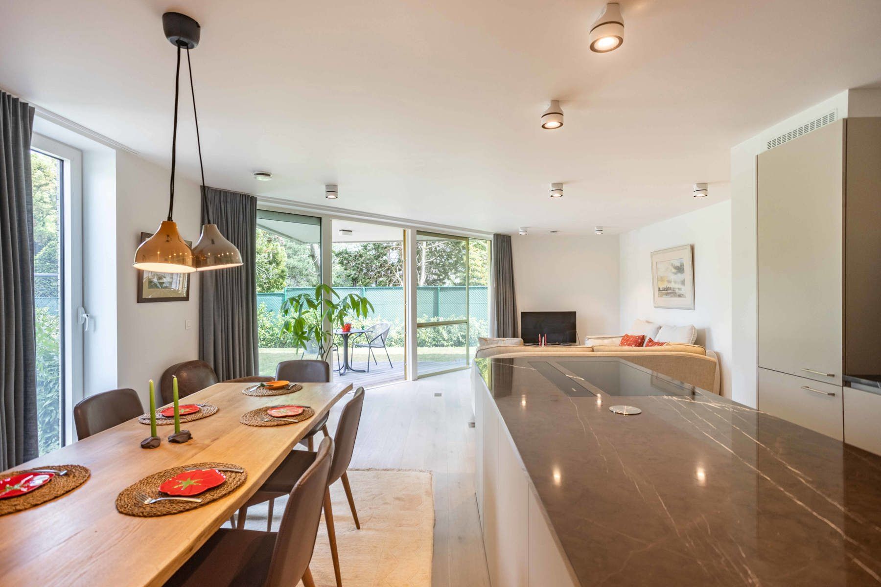 Ruim gelijkvloersappartement met hoogwaardige afwerking foto 8