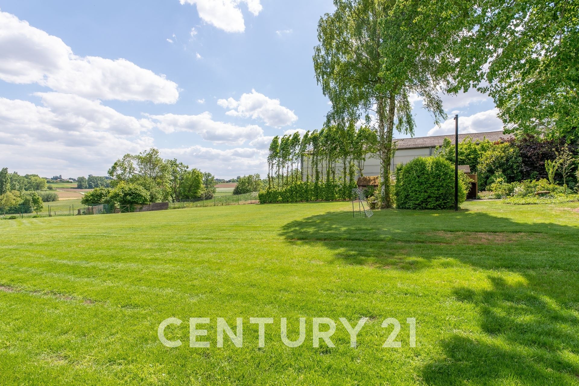 Handelspand met woonst foto 14