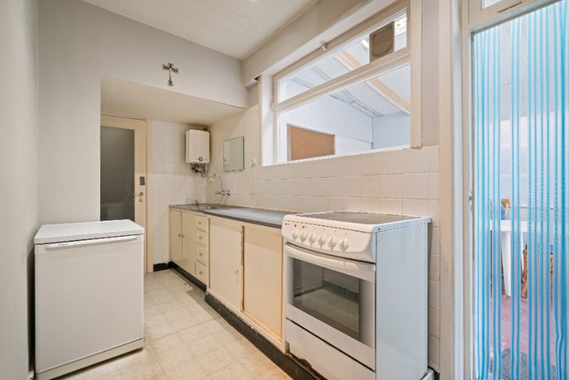 Ruime woning met 4 slaapkamers op 1752m² foto 9