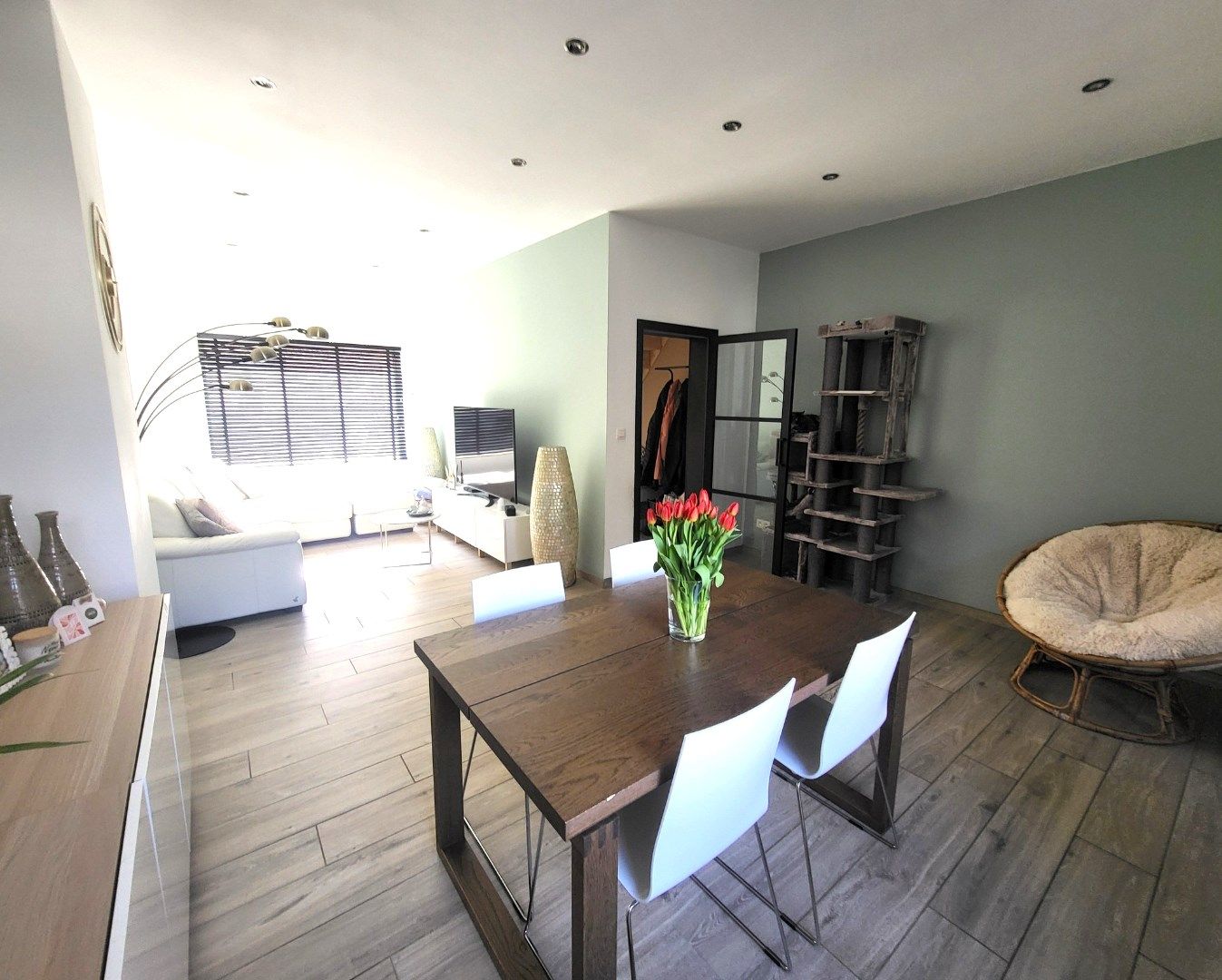 Volledig gerenoveerde woning...properder dan een apotheek... foto 3