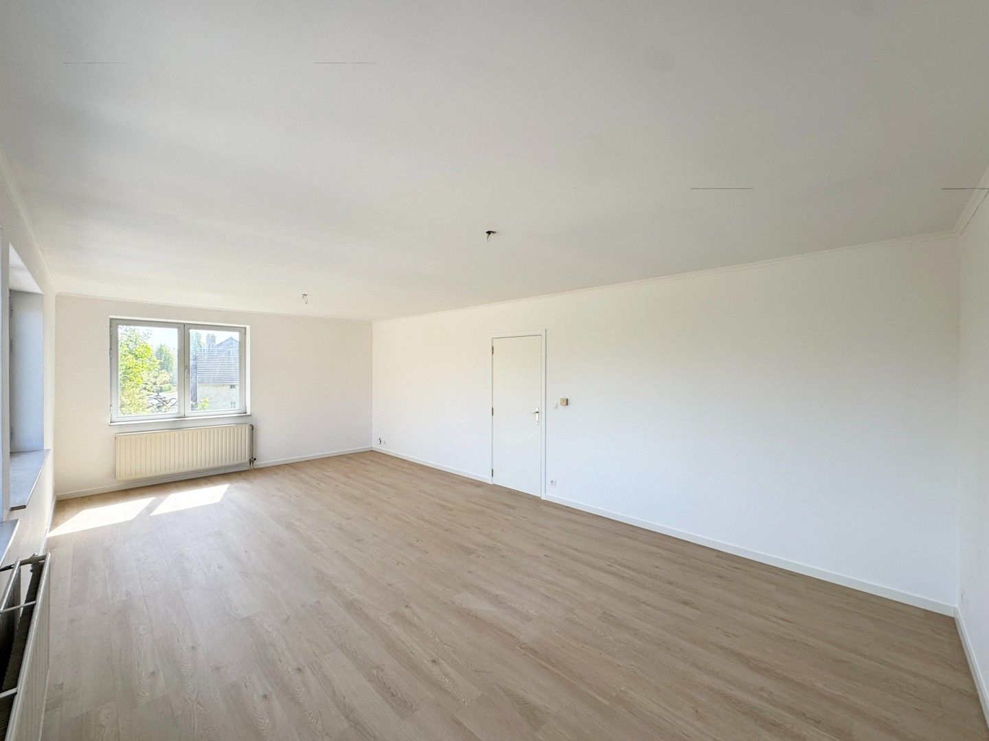 Recent gerenoveerd appartement met drie slaapkamers en garage. foto 2