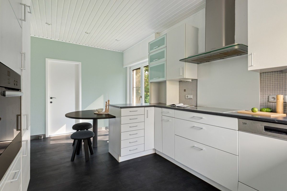 Verder af te werken charmante woning op 1840m² vlakbij het centrum van Sint-Antonius foto 8