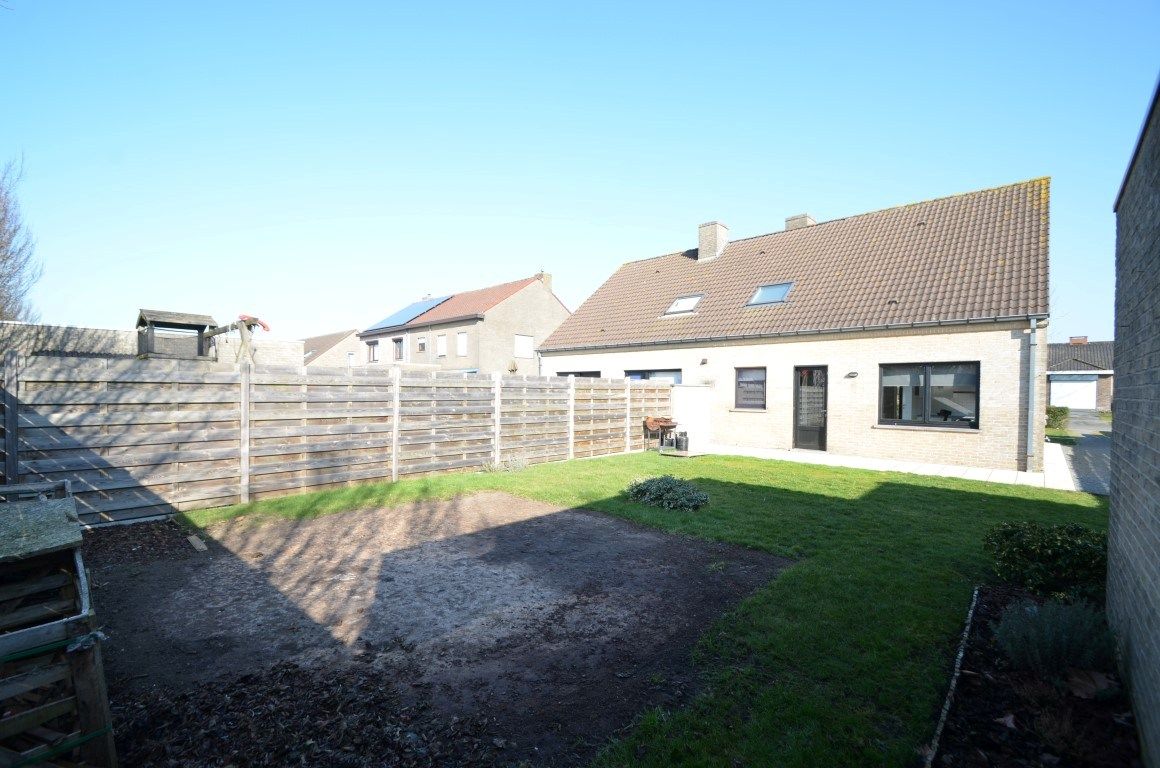 Woning met 3 slpks, garage en tuin foto 13
