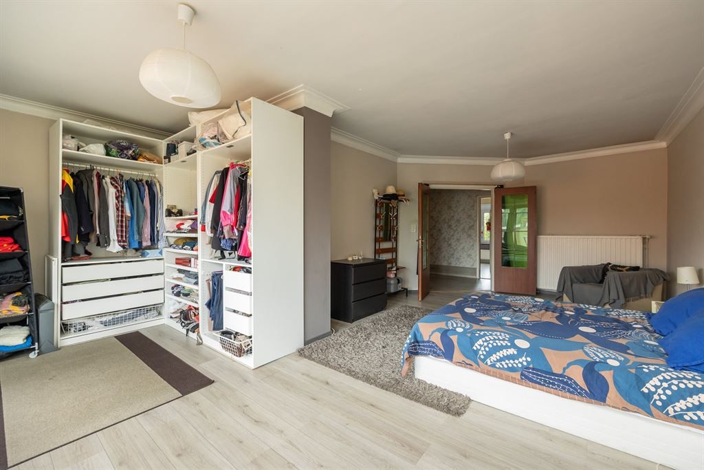 Ruime bel-etage met 3 slpk en gezellige tuin foto 12