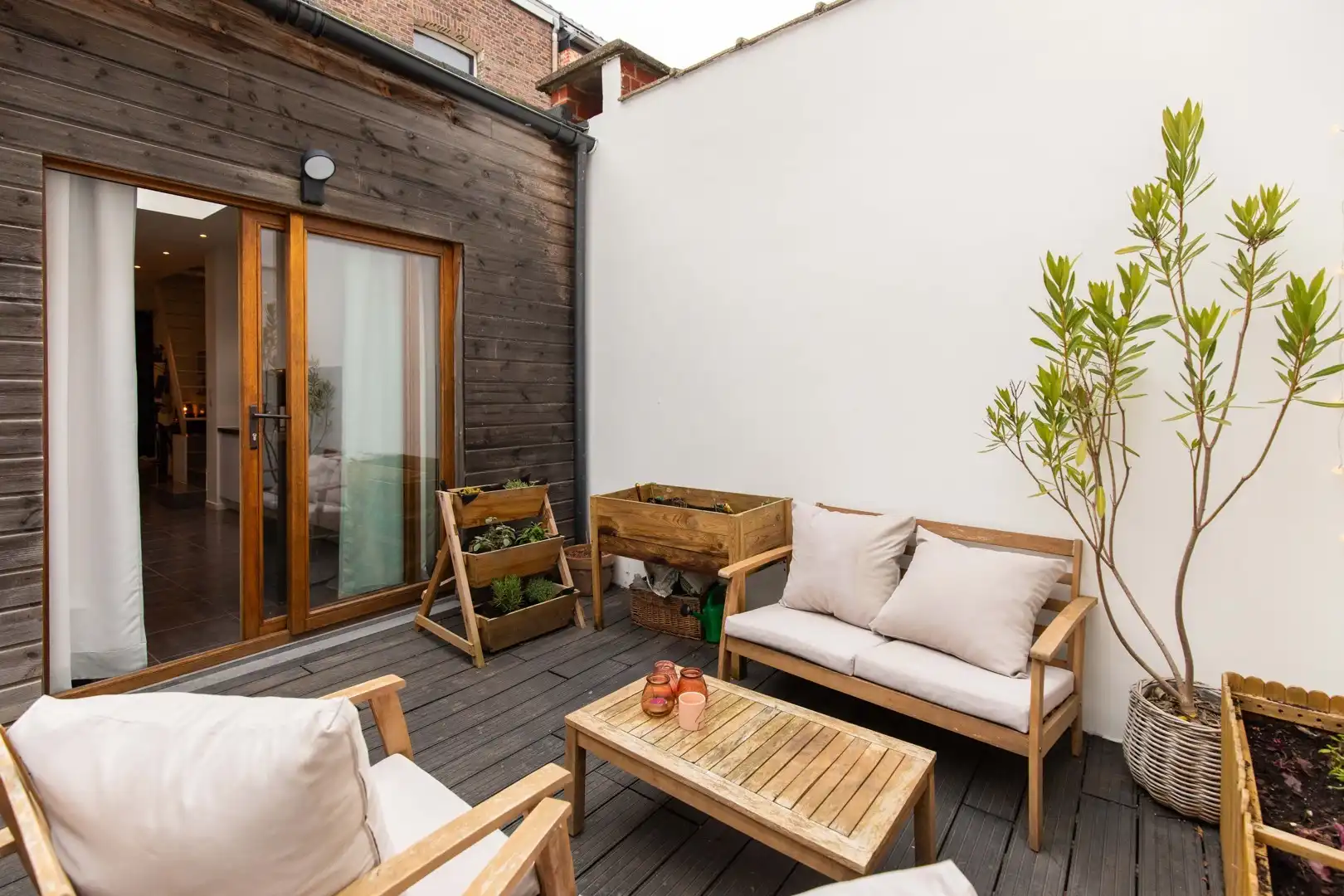 Instapklare woning met groot terras in de binnenstad foto 12