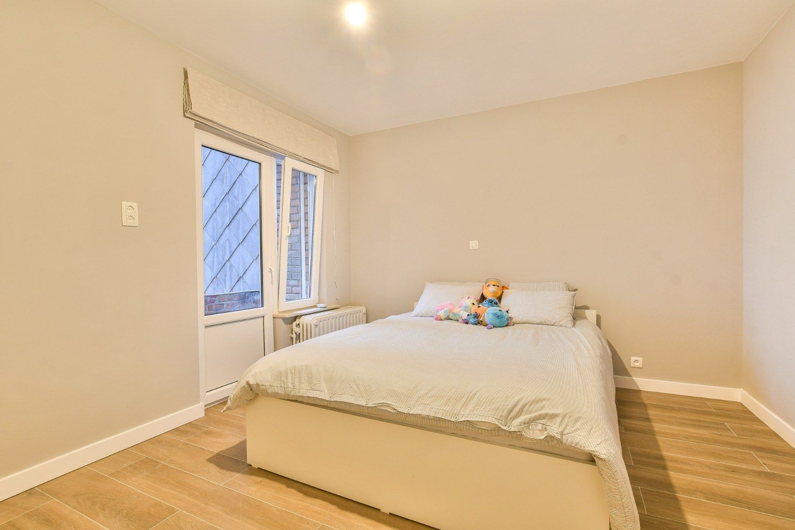 Gerenoveerd en bemeubeld 2-slaapkamerappartement op toplocatie te huur! foto 21