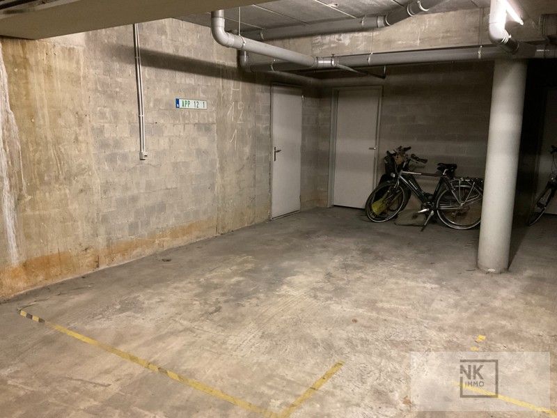 Gelijkvloers appartement met 2 slaapkamers, gezellig terras en autostaanplaats in het centrum van Lille! foto 11