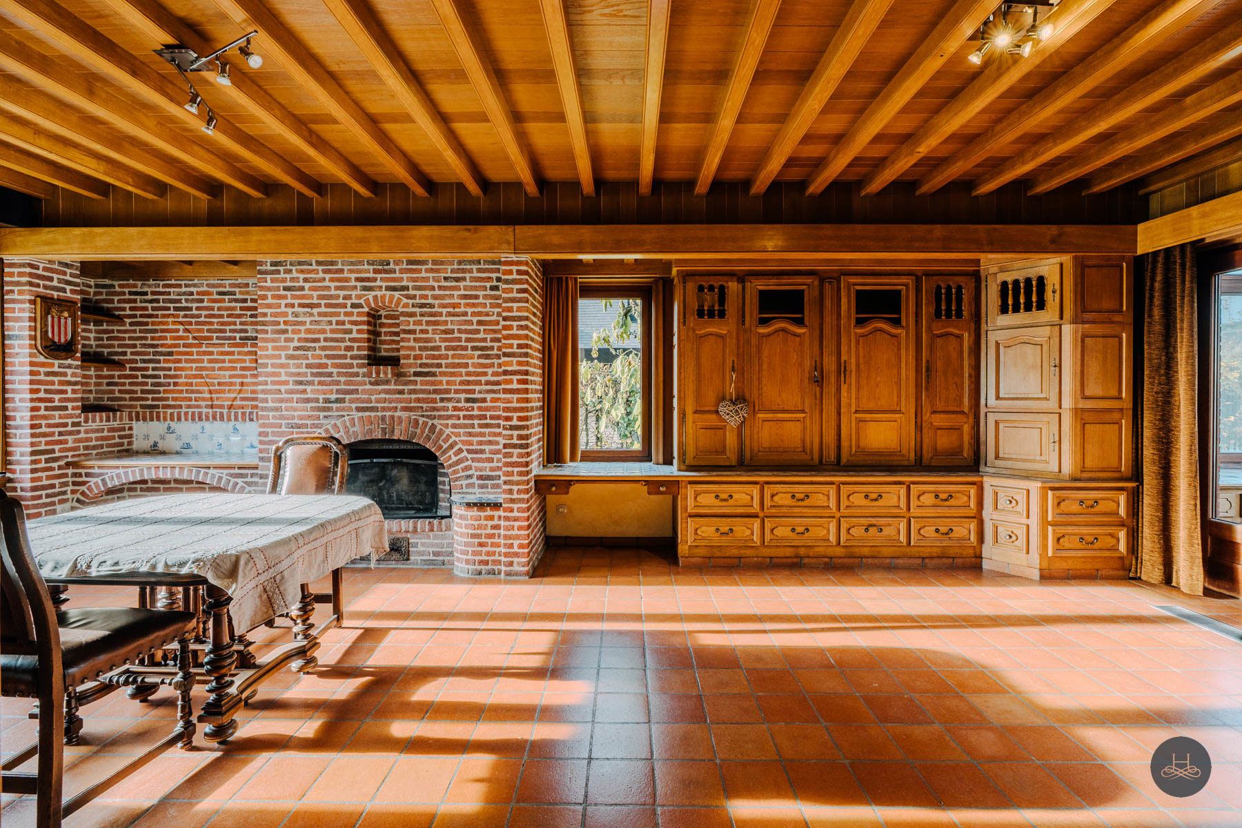 Zéér ruime gezinswoning met karakter en potentieel met tuin foto 8